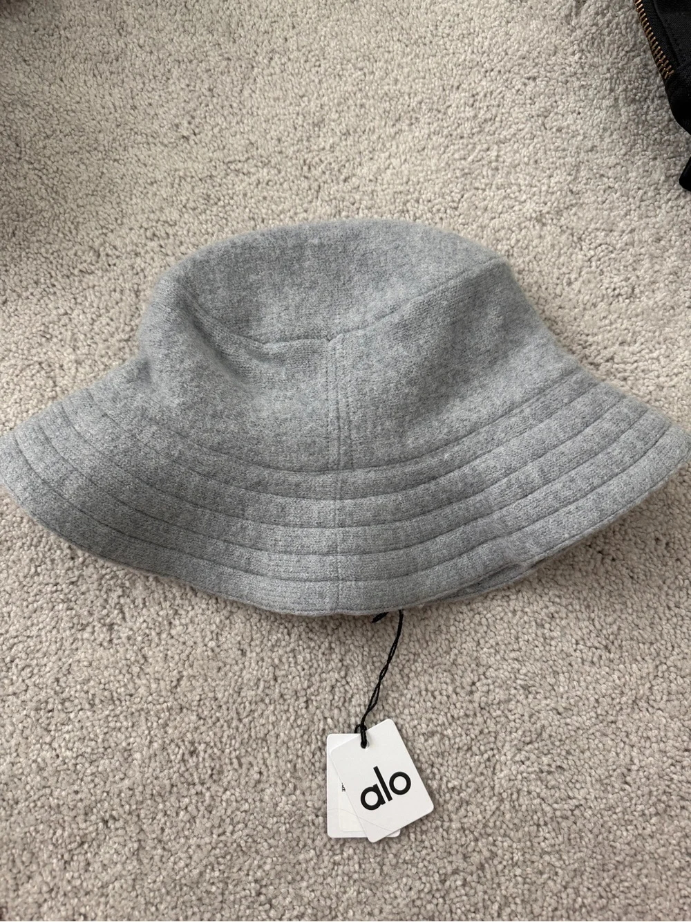 ALO Yoga Light Grey Bucket Hat with Subtle Stitching